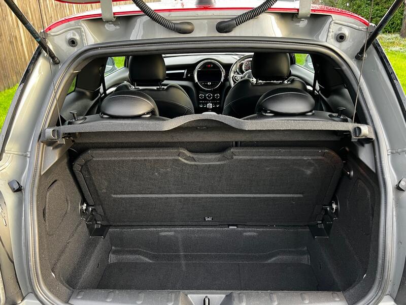 MINI HATCH