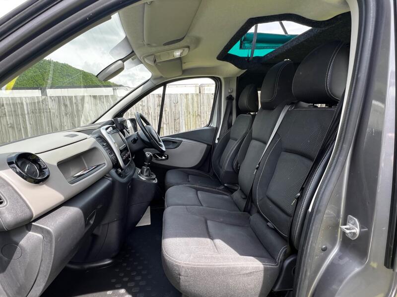 RENAULT TRAFIC