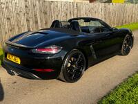 PORSCHE 718