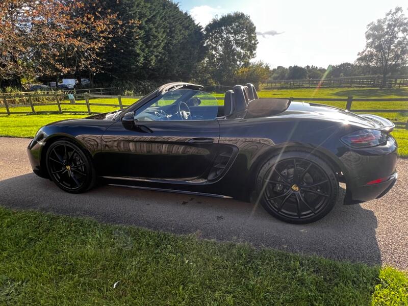 PORSCHE 718