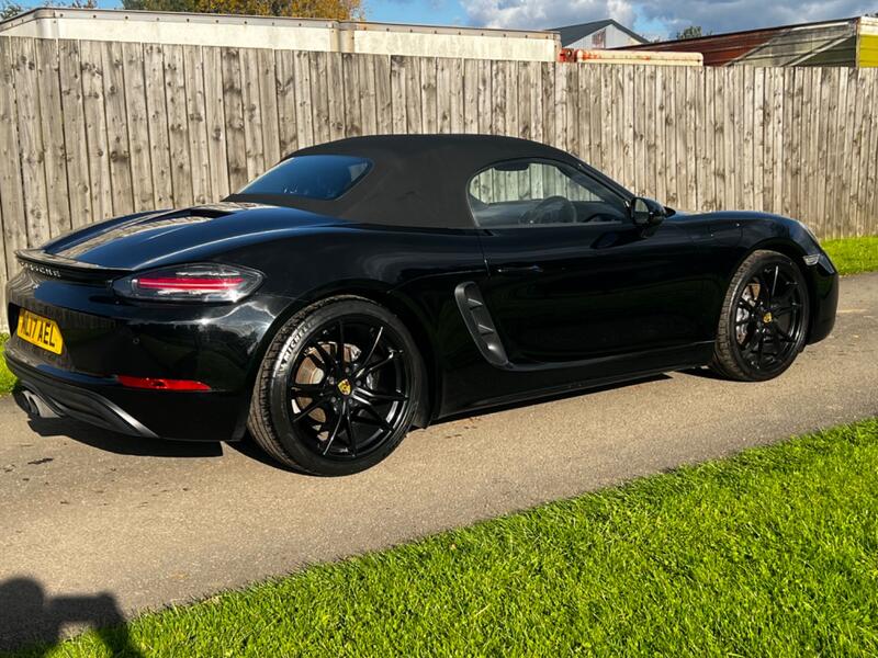 PORSCHE 718