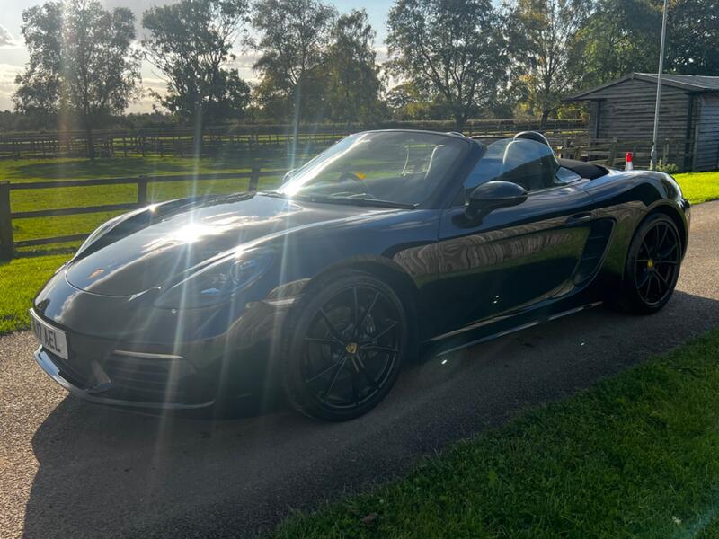 PORSCHE 718