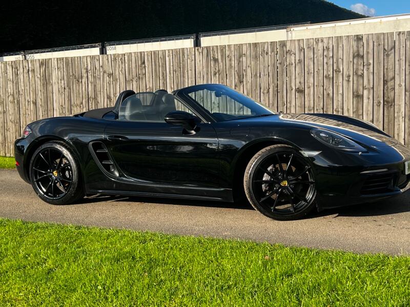 PORSCHE 718