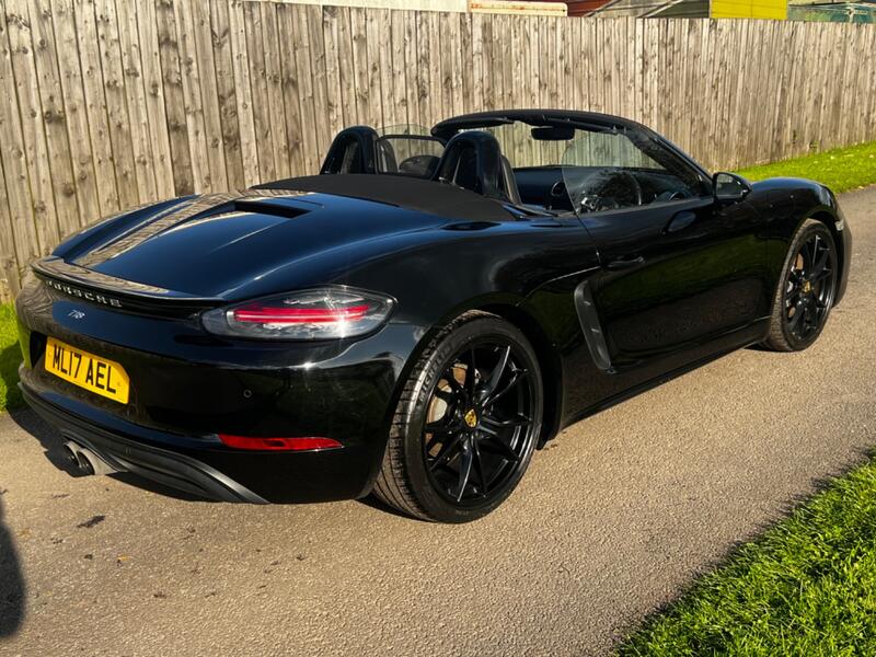 PORSCHE 718