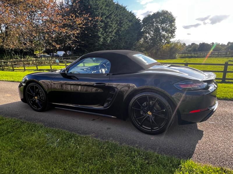 PORSCHE 718