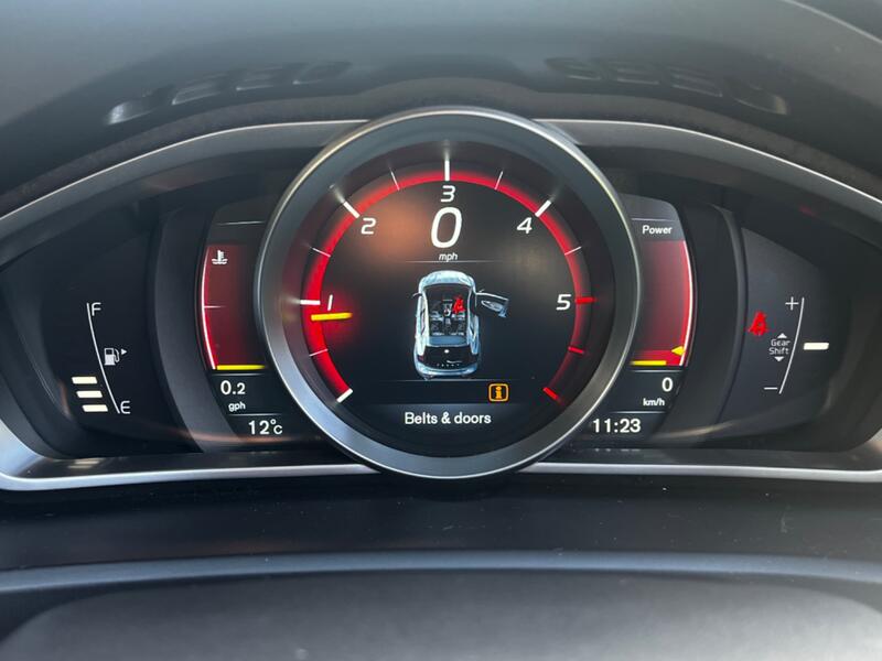 VOLVO V40