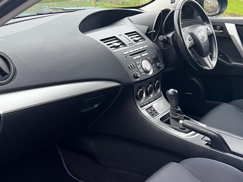 MAZDA MAZDA3
