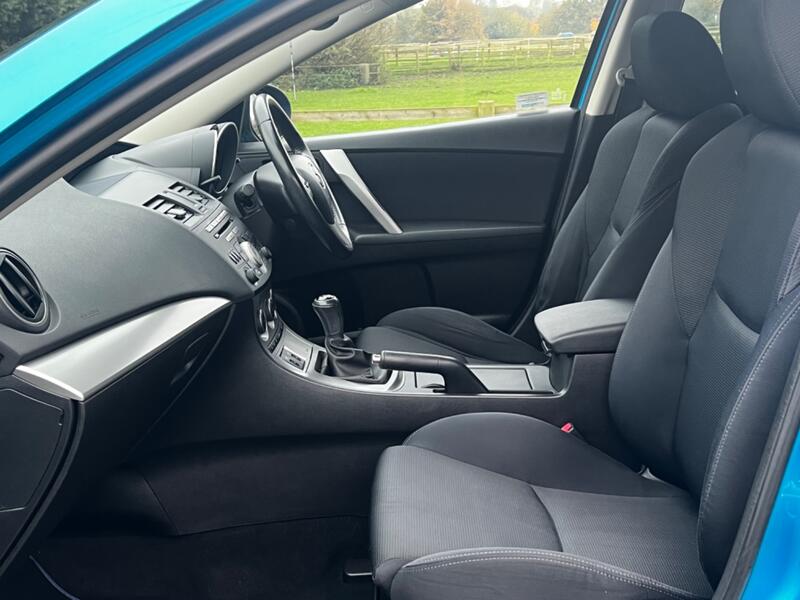 MAZDA MAZDA3