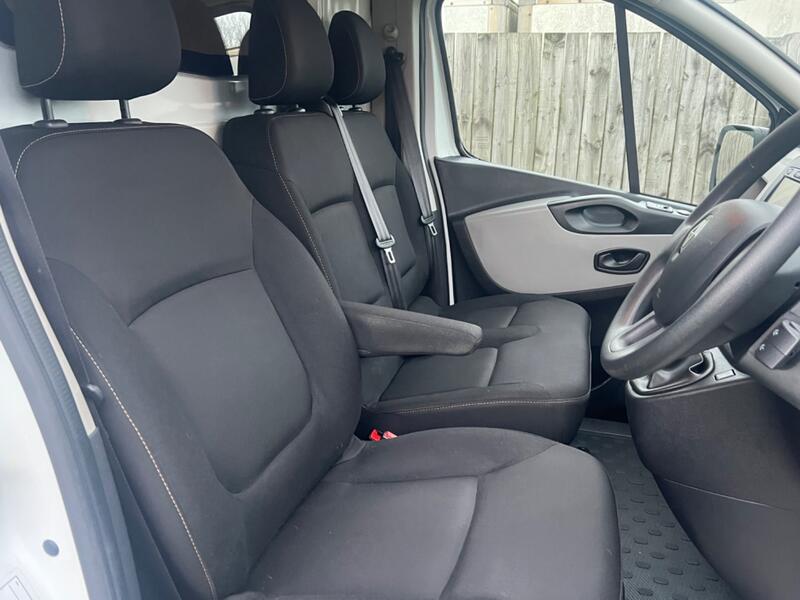RENAULT TRAFIC