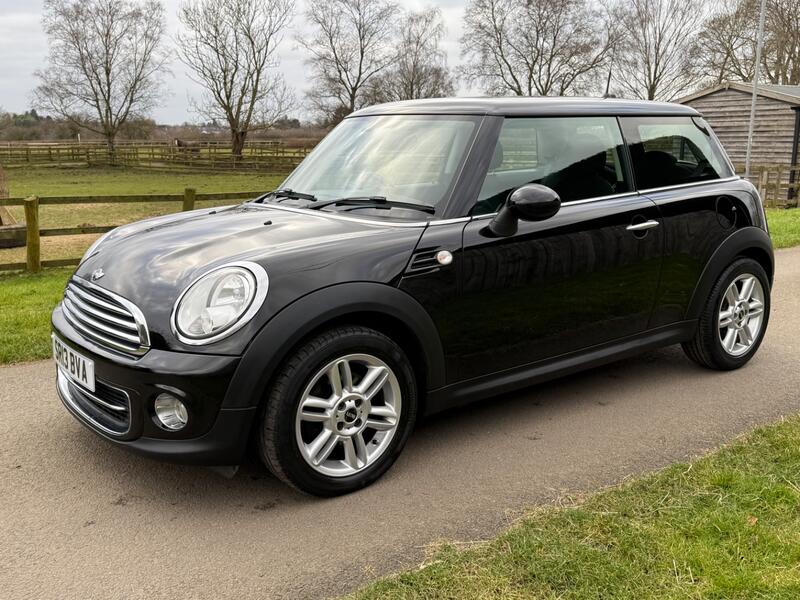 MINI HATCH