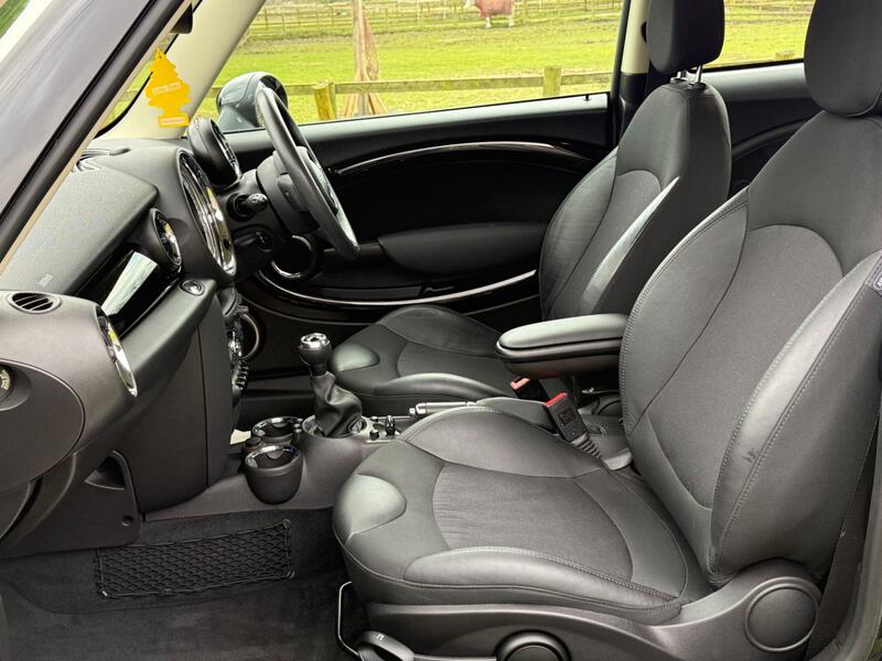 MINI HATCH