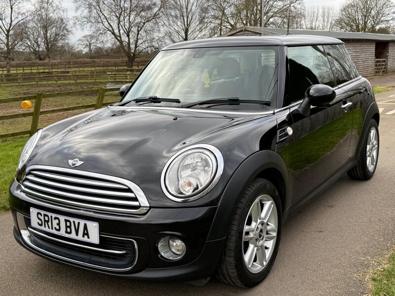 MINI HATCH
