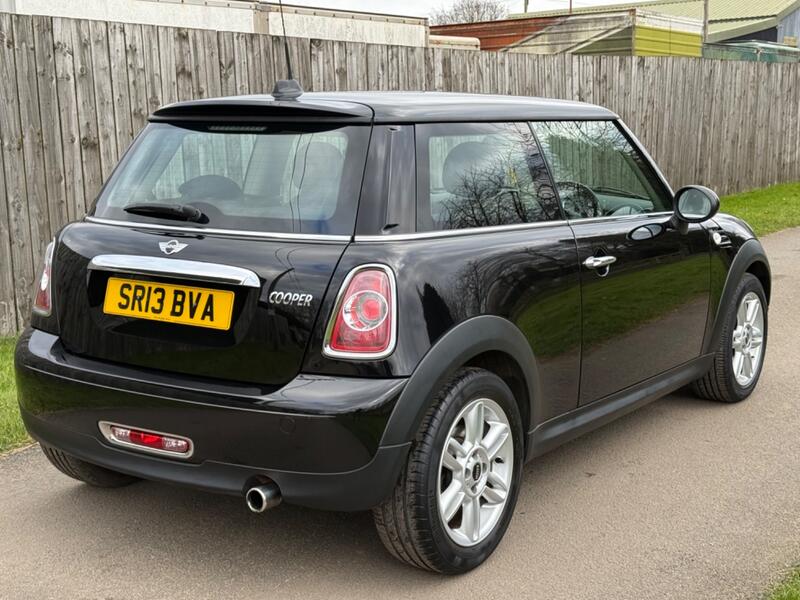 MINI HATCH