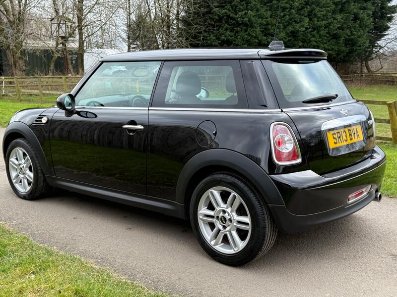 MINI HATCH