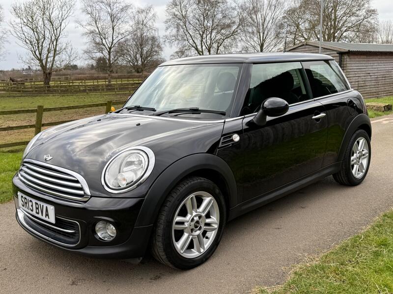 MINI HATCH