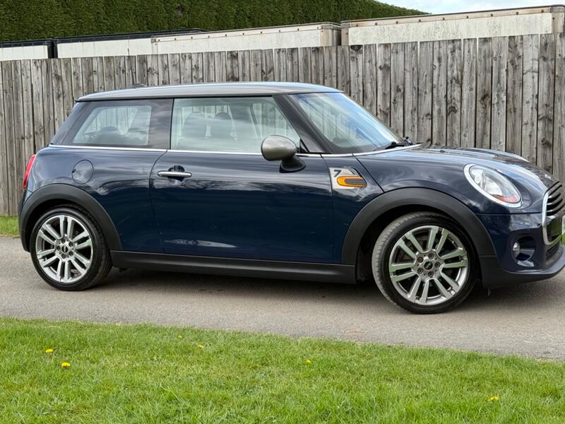 MINI HATCH