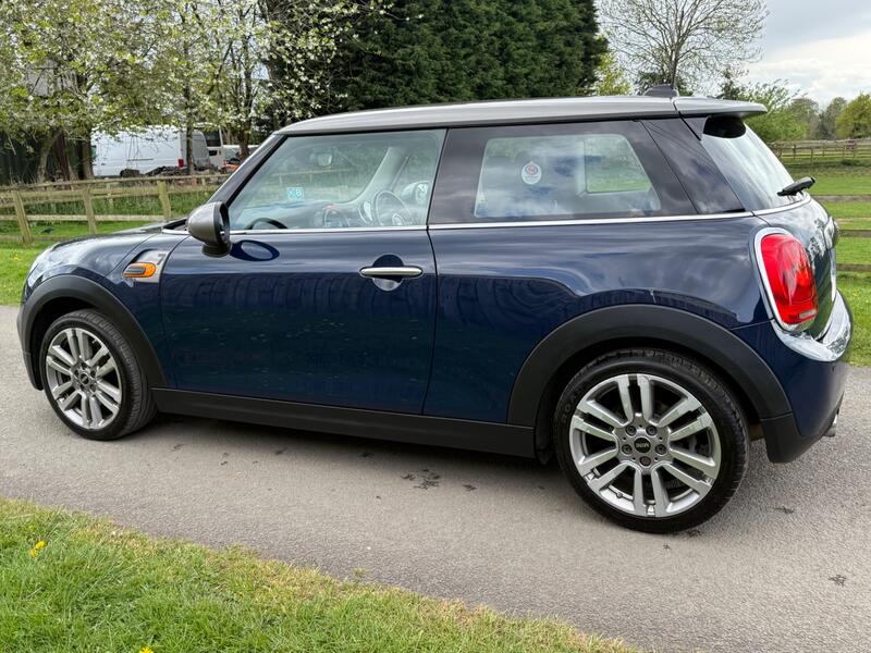 MINI HATCH