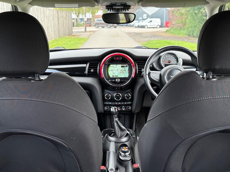 MINI HATCH