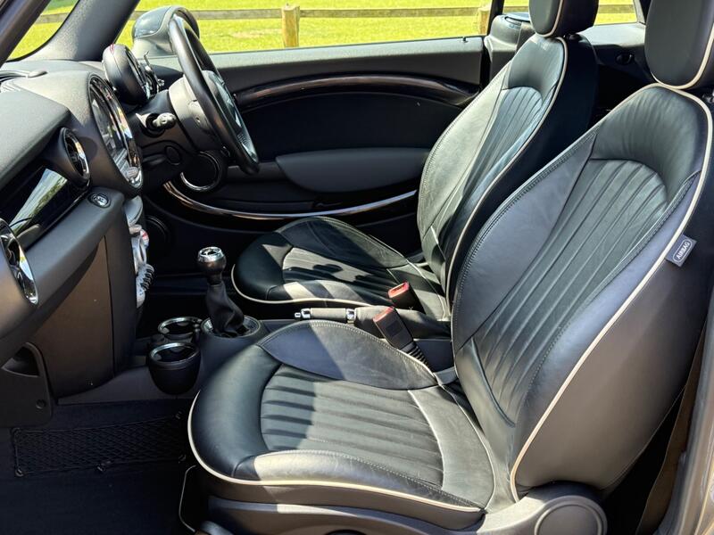 MINI HATCH COOPER