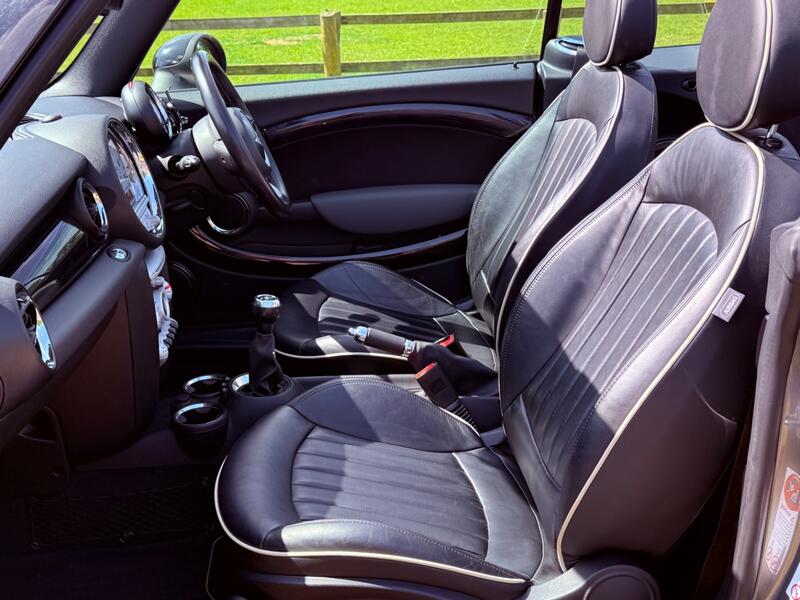 MINI HATCH COOPER